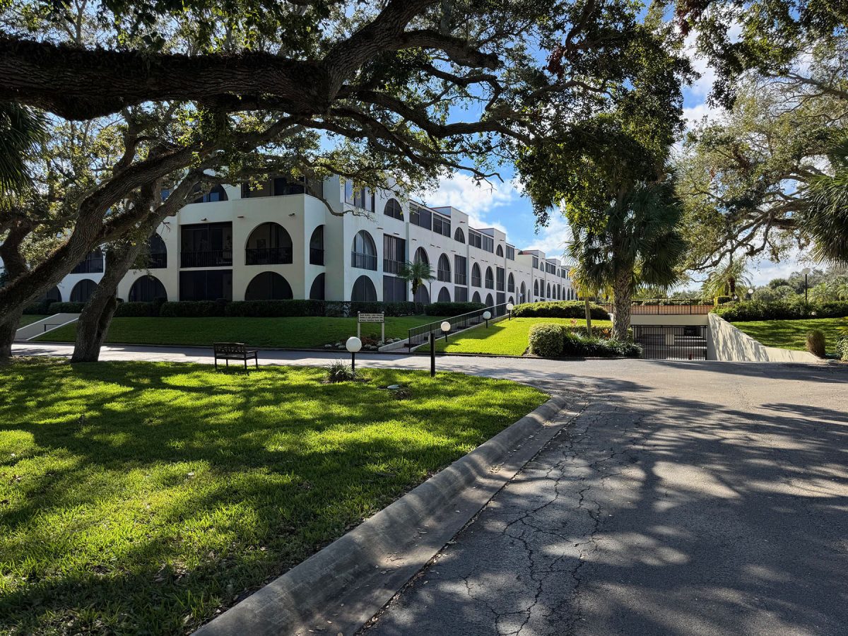 Robles Del Mar Featured Image